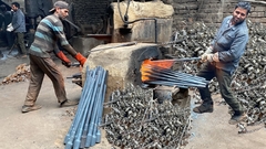 Bir kamyonun aksı şaftı nasıl makine hurdasından yapılır? Metalleri ağır parçalara dönüştürmek