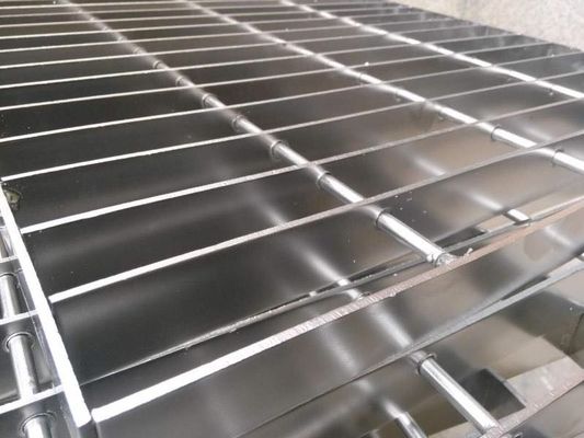 Plain Bar Industrial Steel Grating , Steel Floor Panels Polishing Treatment