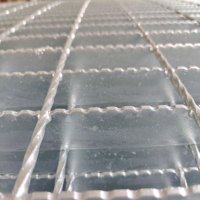 15w2 Merdiven Basamakları Tırtıklı Çelik Izgara Sıcak Daldırma Galvanizli Metal