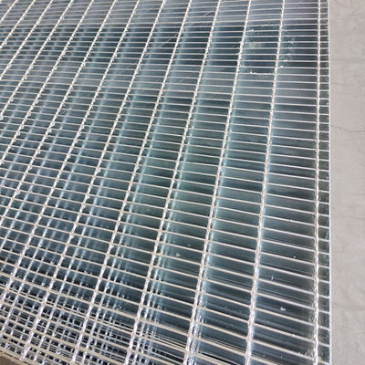 Endüstriyel Makine Platformlarında 403/30/100 Galvanizli Çelik Çubuk Izgara
