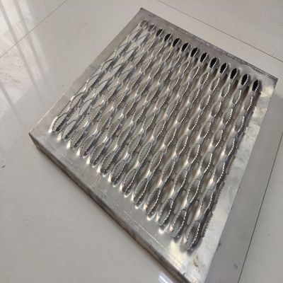 Endüstriyel Kullanım İçin Kare Merdiven Basamağı Kaymaz Metal Izgara