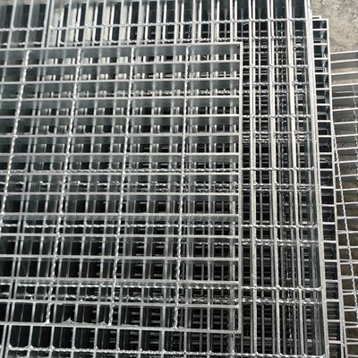Makine Basıncı Kaynaklı Düz Çelik ızgara / Çukur ızgara Modern Stil Çelik Zemin Decking ızgara