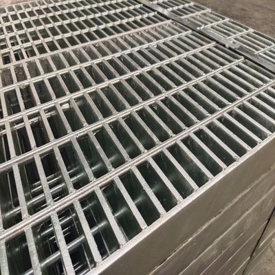 Yüksek Kaliteli Sıcak Dolaştırılmış Q235jr Ağır Görevli Uygulamalar İçin Çelik ızgara