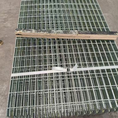 Ateşe dayanıklı ve etkili kayma direnci olan güçlü ve dayanıklı bir çelik ızgara