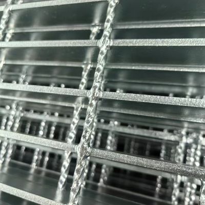 Yumuşak Gümüş Taşıma Çubuğu Galvanizli 3 mm çapraz çubuklu düz çelik ızgara