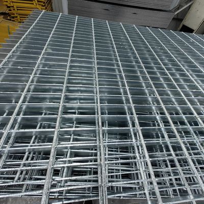 3 mm çapraz çubuklu endüstriyel ızgara 30 mm bant çubuğu pitch ile