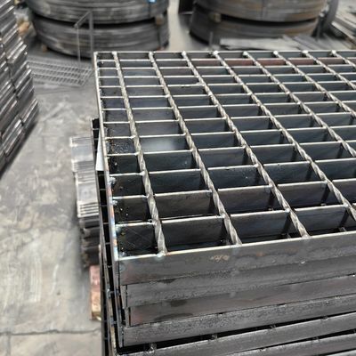 Galvanizli pas karşıtı endüstriyel kaynaklı çelik ızgara