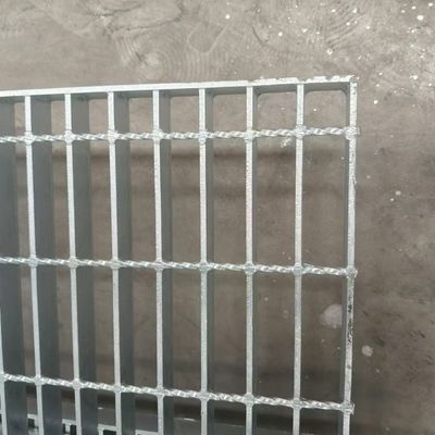 Anti yorgunluk çelik ızgara paspasları Endüstriyel ortamlarda işçinin rahatlığını ve güvenliğini artırıyor