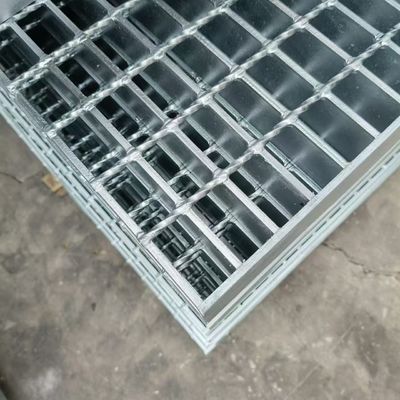 Yüksek Güçlü Dikişli Metal ızgara Platformu Koroziv Çevredeki Ağır Yük