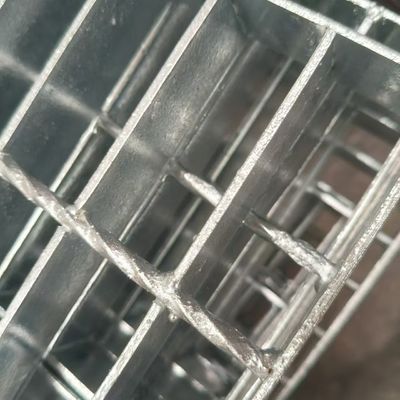 Temizlenmesi Kolay Çelik Çitler: Bakım ve Bakımı Kolaylaştırıyor