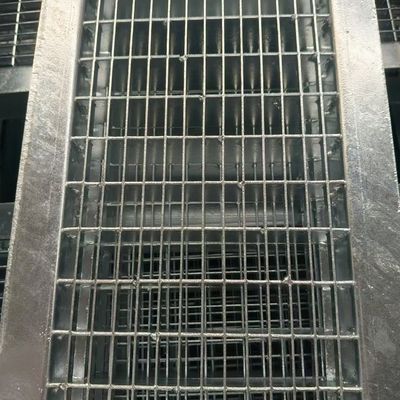 Korozyona dayanıklı sıcak dip galvanizli çelik ızgara koruyucu havalandırma yüzeyi Çin tarzı tasarım