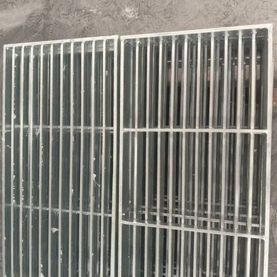 Fabrika katında mükemmel yangın koruması ile güçlü yük taşıma kapasitesine sahip çelik ızgara