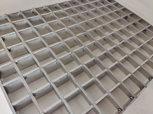 30mm Yüklü alüminyum açık çubuk ızgara Endüstri için korozyona dayanıklı 900x3000mm
