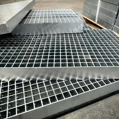 Modern Sıcak Daldırma Galvanizli Çelik ızgara makinesi basınç kaynak ve 30mm rulman çubuğu pitch ile