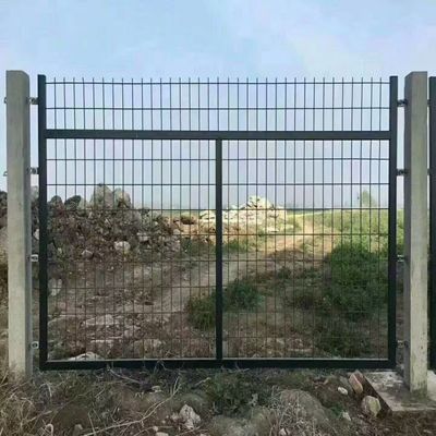 1.2m Post Yüksekliği Çelik Post ve 50x50mm Boyutlu Kaynaklı Ağı Çit