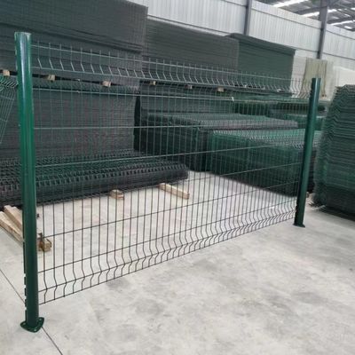 Uzun süreli güvenlik için 60x60mm Post Size PVC kaplı kaynaklı tel örgü çit
