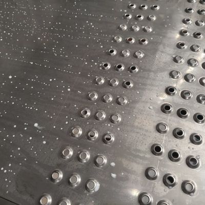Dikdörtgen şeklinde delikli endüstriyel metal plaka dayanıklı