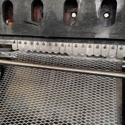 Q235 Çift Malzeme Ağlı Uygulamalar İçin Genişletilmiş Metal Ağı Makinesi