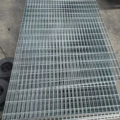 İşlenmemiş Yüzey Dikişli Çelik ızgara Ağır Görevli 50mm Taşıma Çubuğu Pitch
