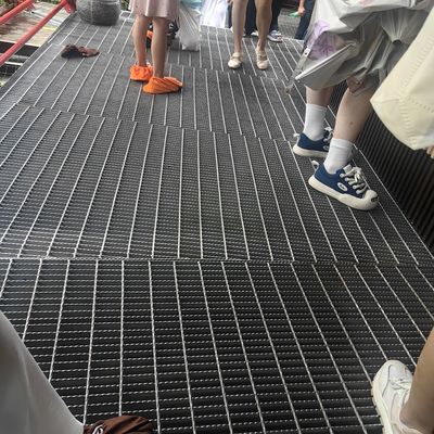 Galvanize düz rulman çubuğu Tipi Yüksek sıcaklık ortamları için Endüstriyel Çelik ızgara Güçlü Tolerans Pres kaynak süreci