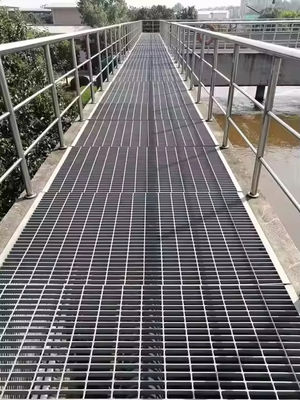 İyi Havalandırma Endüstriyel Çelik ızgara baskı kaynak süreci 6 mm çapraz çubuk boyutu