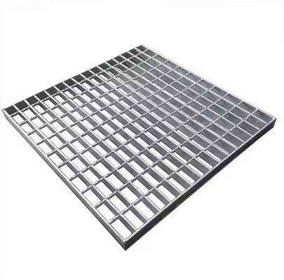 Düz Yüzey 100mm Çapraz Çubuk Aralığı Bükümlü Endüstriyel Çelik Izgara Yüksek Dayanıklılık