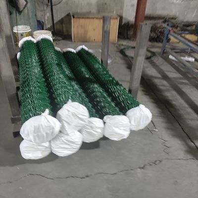 Tozla kaplı bitirme ile galvanizli zincir bağlantı çit