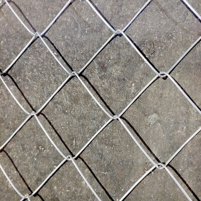 Esnek Ağ Boyutu ve Kalınlık Seçenekleriyle Güvenlik ve Havalandırma Performansı Sağlayan Çok Yönlü Zincir Bağlantılı Tel Çit