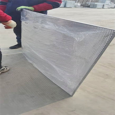 Alüminyum Şeffaf Eloksallı Oluklu Delikli Sac 10 Mikron 12.7mm Aşamalı